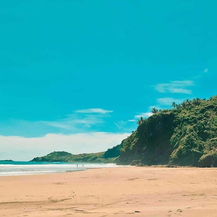 7 Spot Indah Untuk Dikunjungi Di Pantai Menganti Kebumen